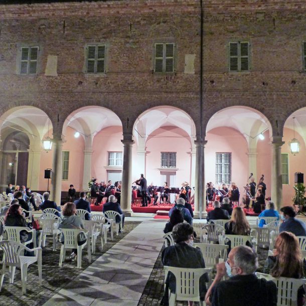 Concerto di fine estate, con l’orchestra “Bruni” a Casa Regina